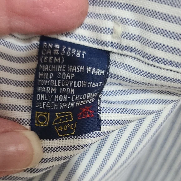 Tommy Hilfiger Men's Striped Dress Shirt - Blue and White EUC Been Dry Cleaned - Picture 4 of 8